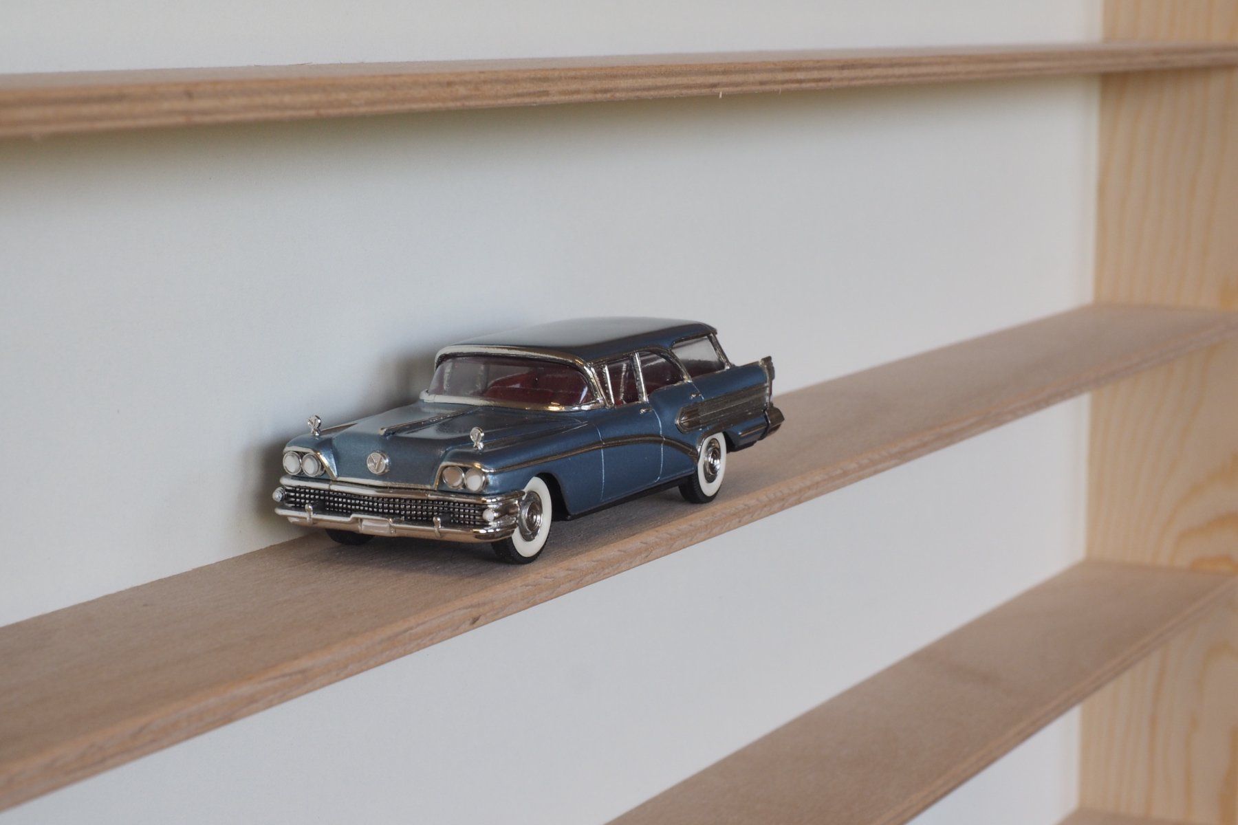 Vitrinen: Vitrine für Modellautosammler 1:87 oder H0 Modelle – Neu (gemäss Beschreibung) aus Heimberg von h0realgood 2