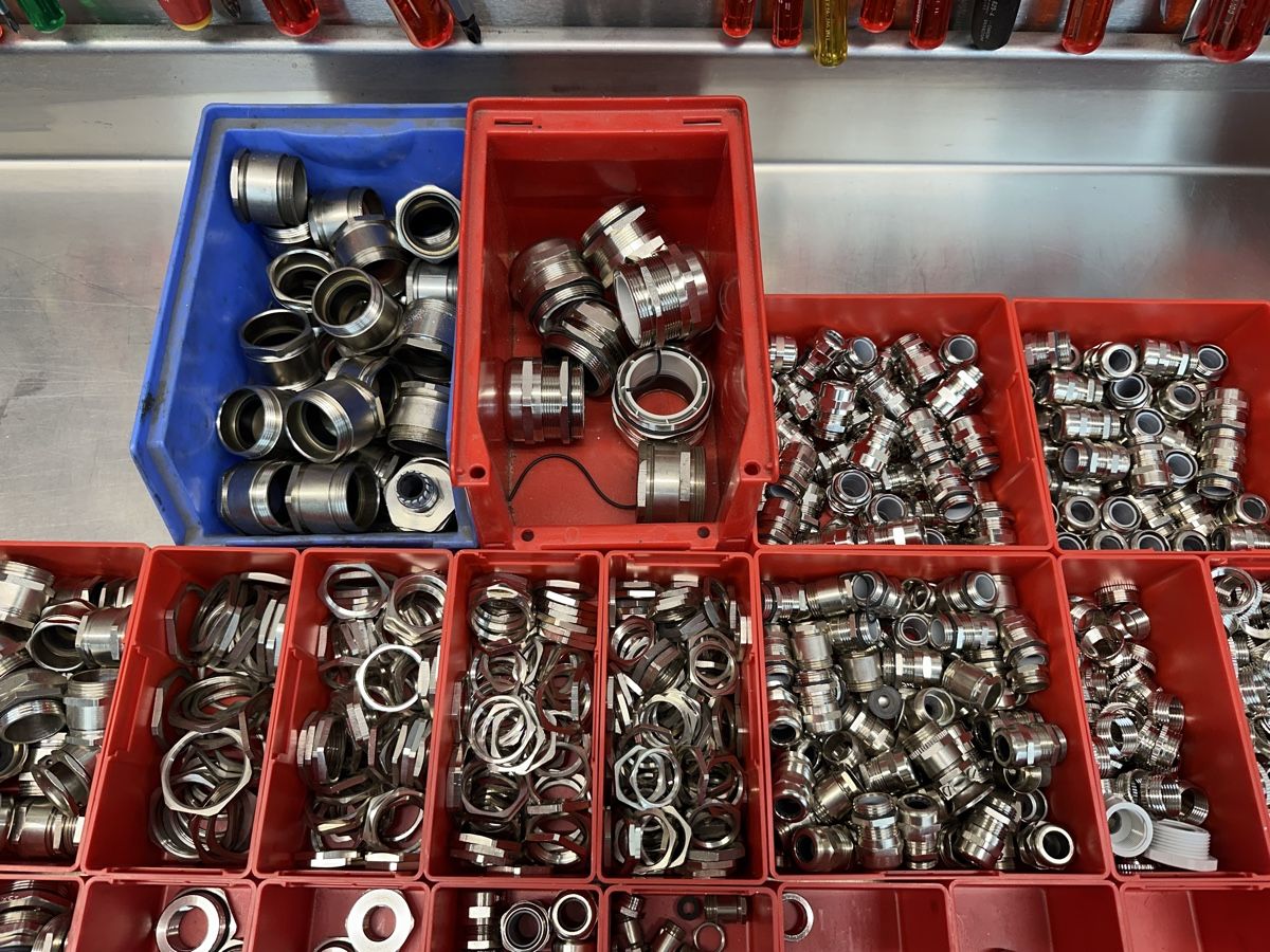 Altro per industria metallurgica: Kabelverschraubung Set neu konvolut – Nuovo (secondo la descrizione) da Schwende venduto da weesli 4