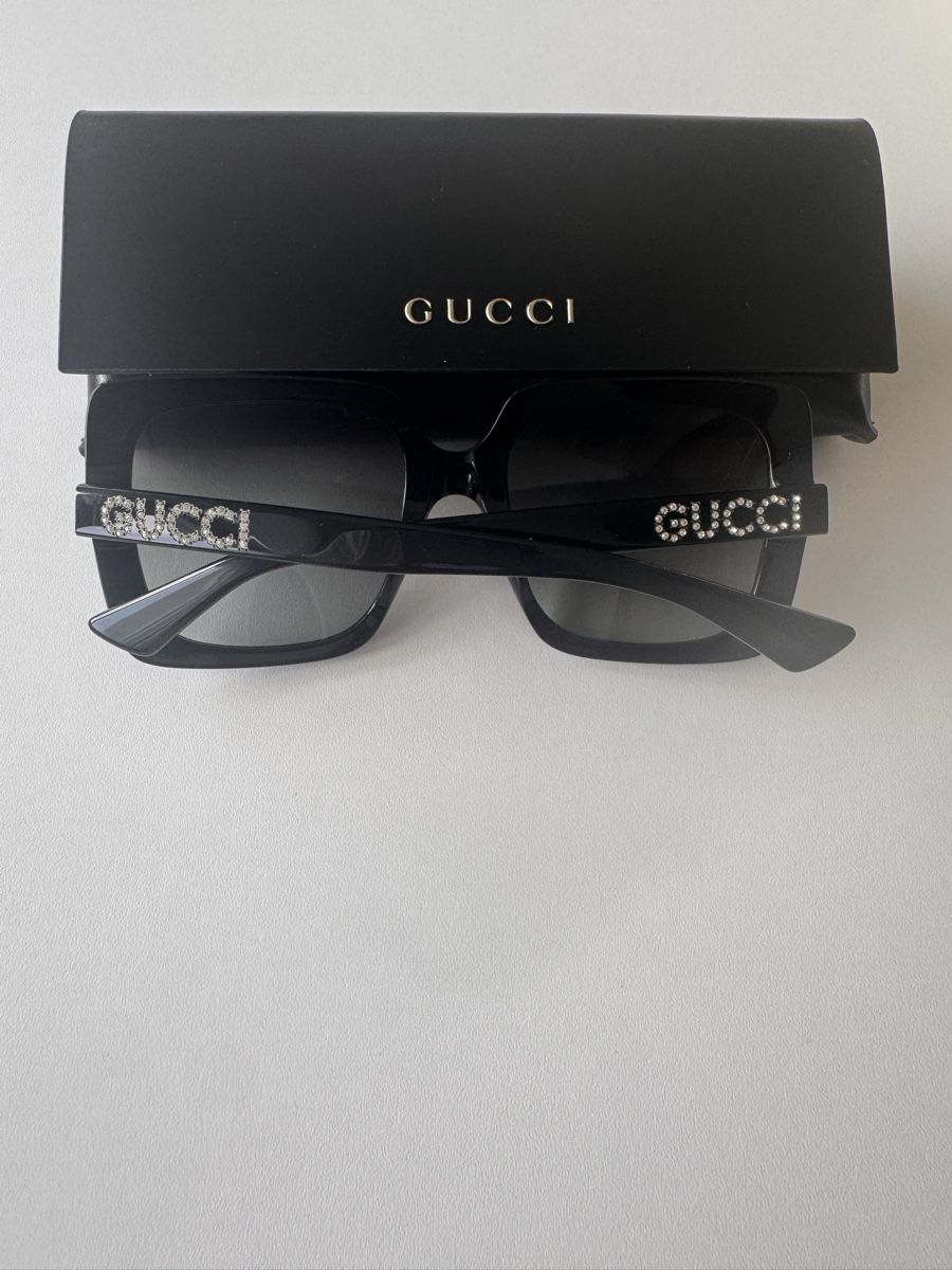 Gucci Occhiali & Lenti: Gucci Sonnenbrille mit crystal Logo schwarz – Nuovo e nell'imballaggio originale da Pfäffikon SZ venduto da EMMA0111 4