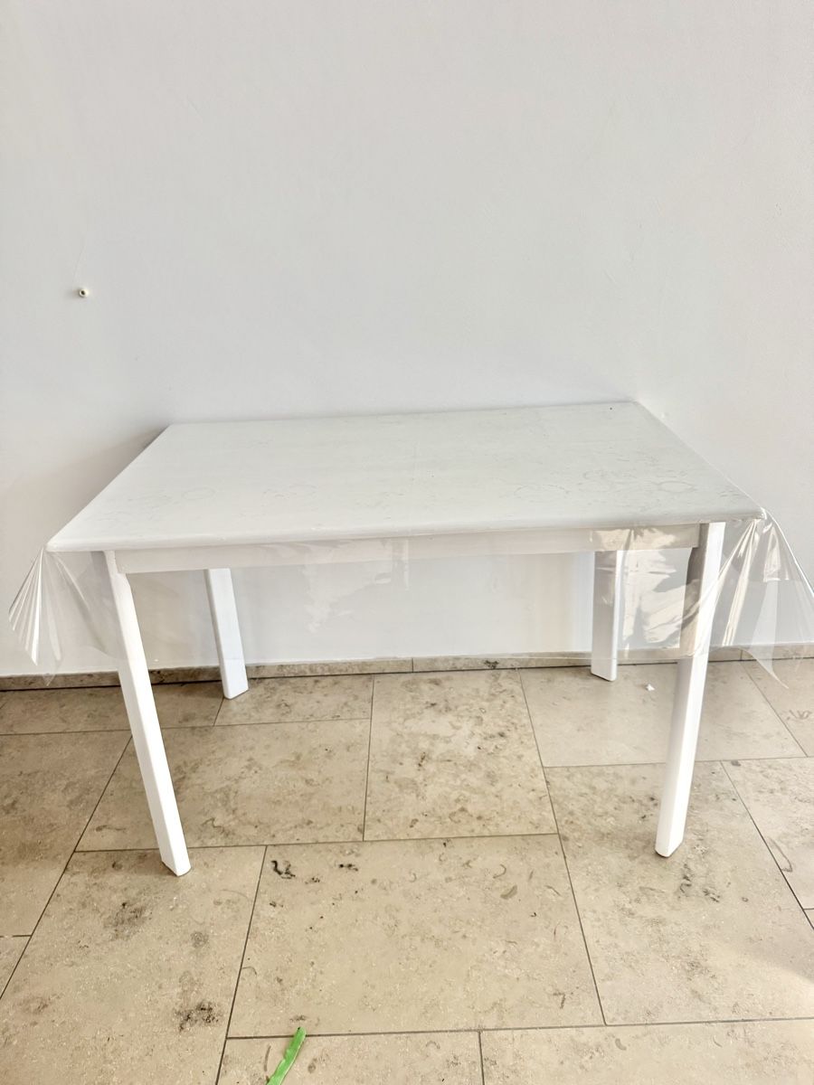 Tische: Weisser Tisch – 114 × 75 cm – Gebraucht aus Zürich von jul_l6kx
