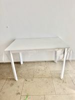 Weisser Tisch – 114 × 75 cm