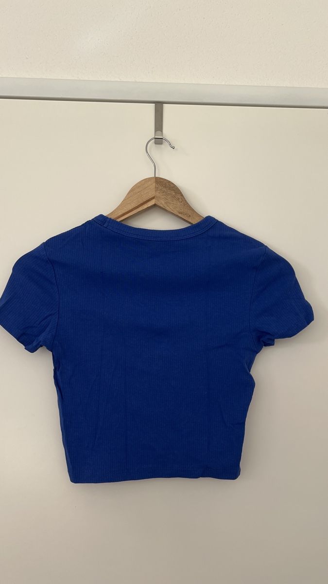 Top: Blaues Crop Top – Usato da Wermatswil venduto da Jara.a.s 1