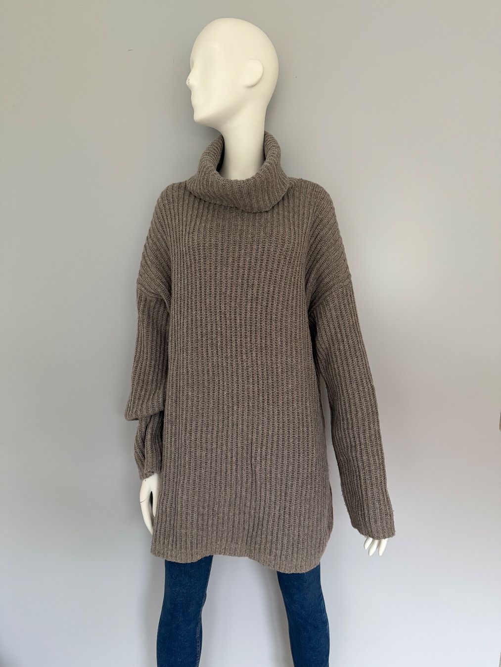 Pullover & Sweatshirts: FFC Pullover – Neu und originalverpackt aus Winterthur von 19.19