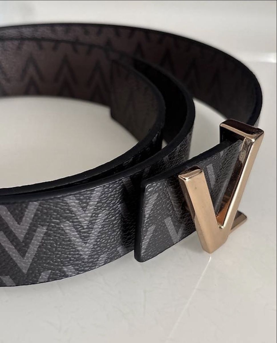 Valentino Gürtel: Reversibler Valentino Gürtel – Neu (gemäss Beschreibung) aus Lachen SZ von leo_c2mh 1