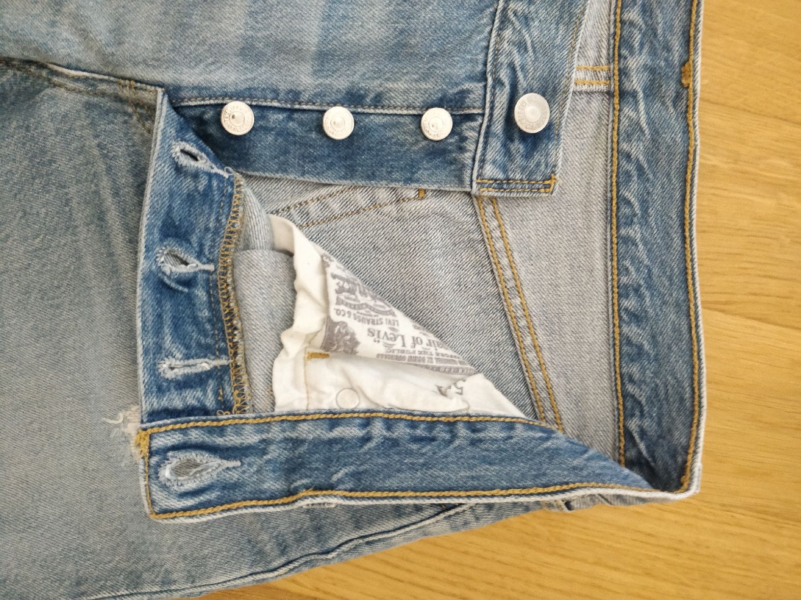 Levi's Jeans: Levis Shorts W27 – Gebraucht aus Chur von Eona4 1