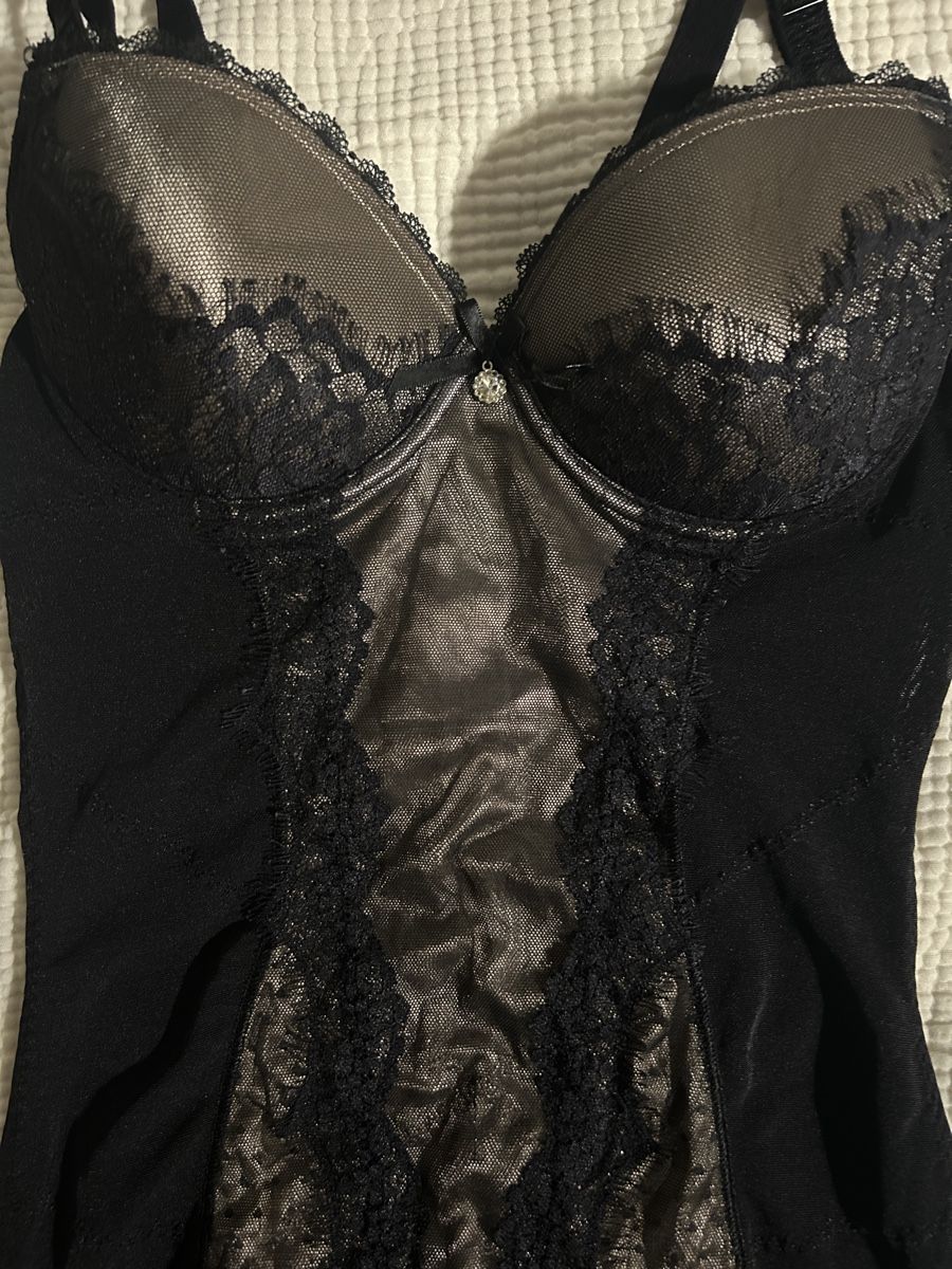 Top: Corset Top – Nuovo (secondo la descrizione) da Horgen venduto da mar_9yv7 1