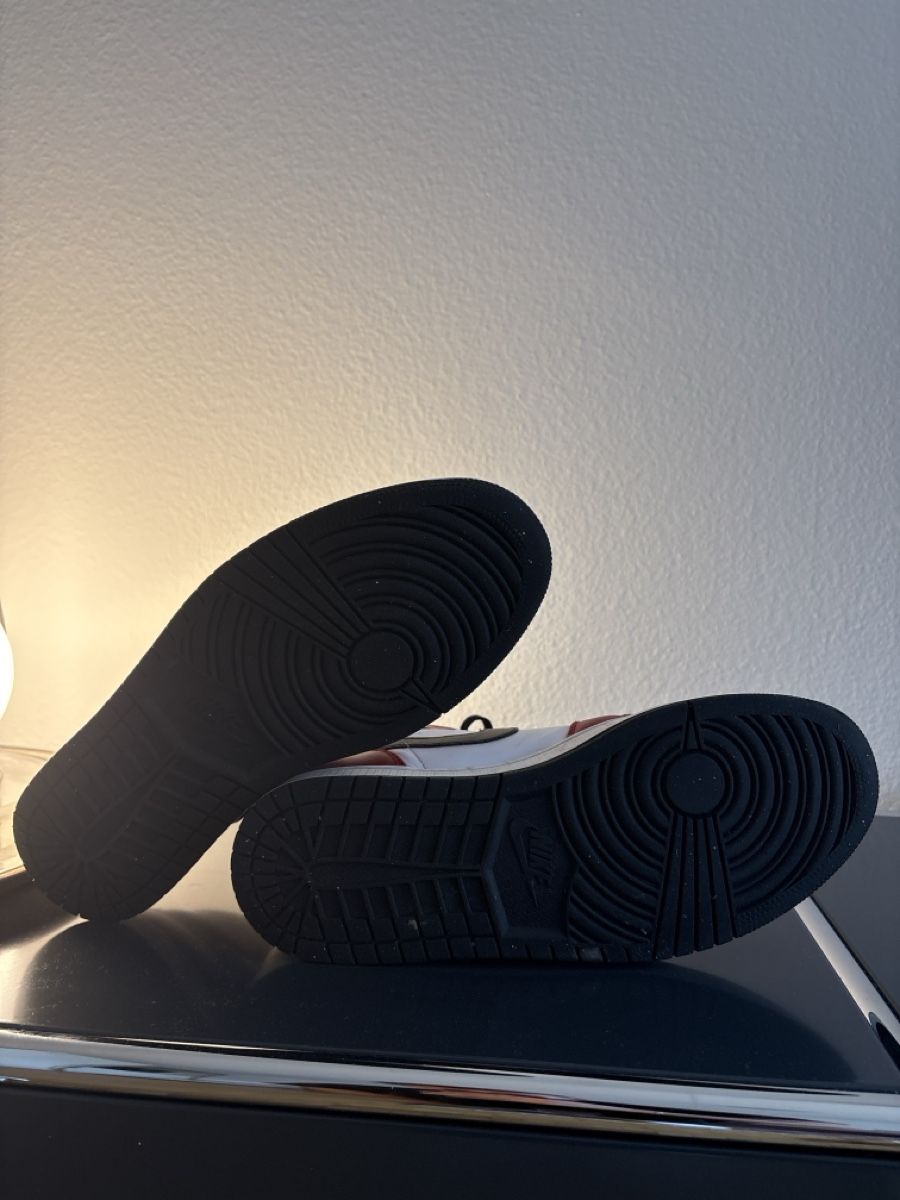 Jordan Scarpe da uomo: Air Jordan 1 Mid Chicago Toe – Usato da Zürich venduto da ann_6lr6 2
