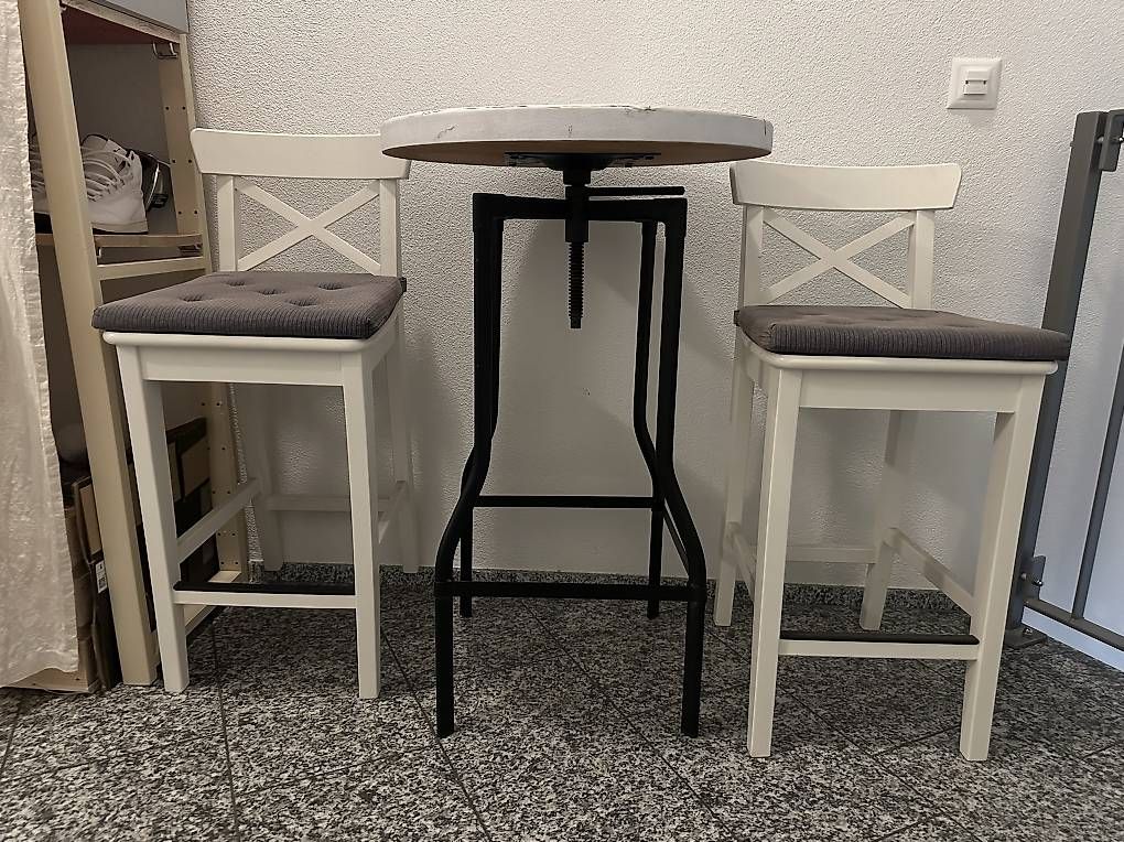 Ladenausstattungen & Messebau: Bar mit Barstuhl   – Gebraucht aus Stans von go__hh9x 1