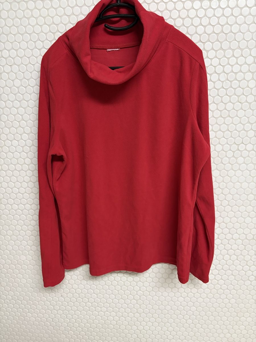 Maglioni & Felpe: Roter Rollkragenpullover, Grösse M/L, Kuschelig!  Top! – Usato da Basel venduto da ann_7w6q