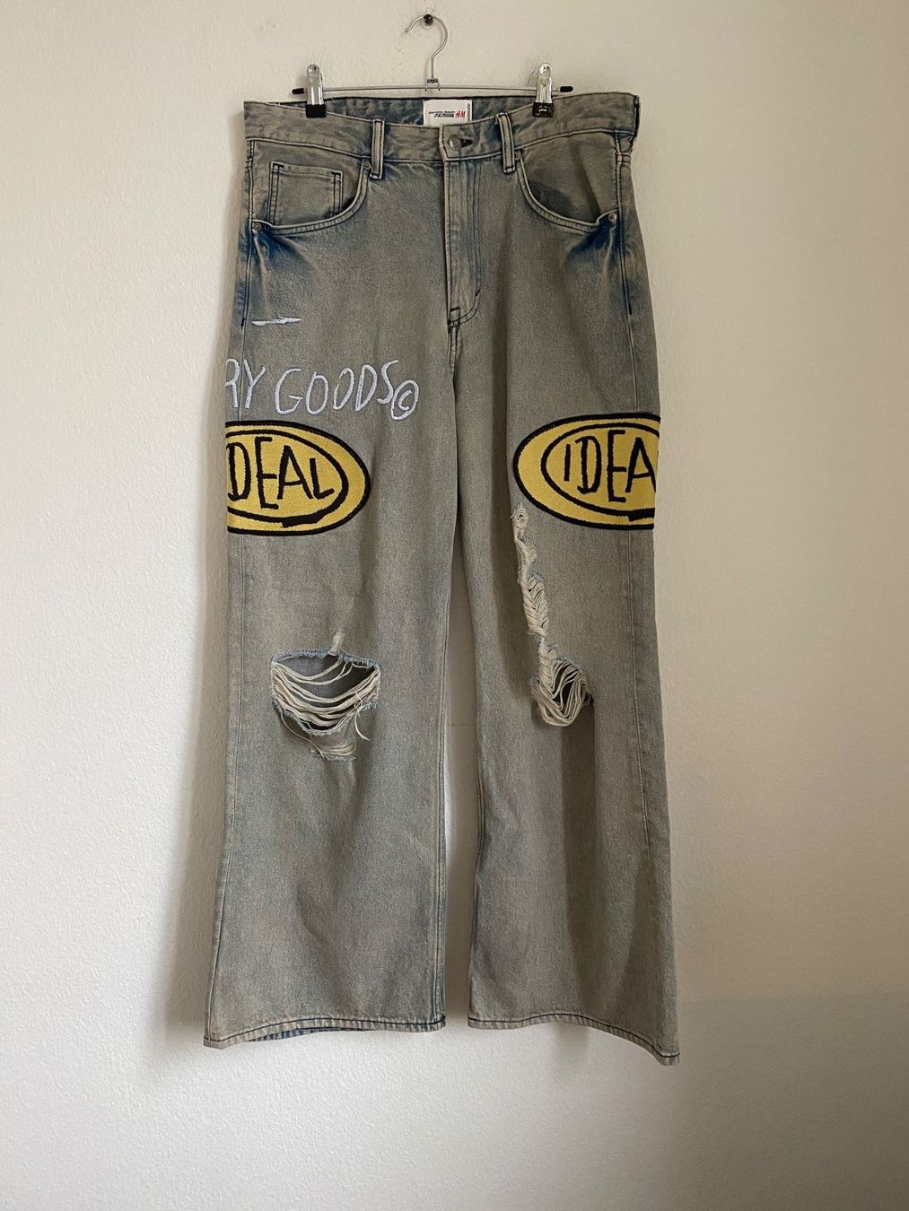 Jeans: H&M x Jean-Michel Basquiat Jeans – Nuovo (secondo la descrizione) da Biel/Bienne venduto da Sommer_17 3