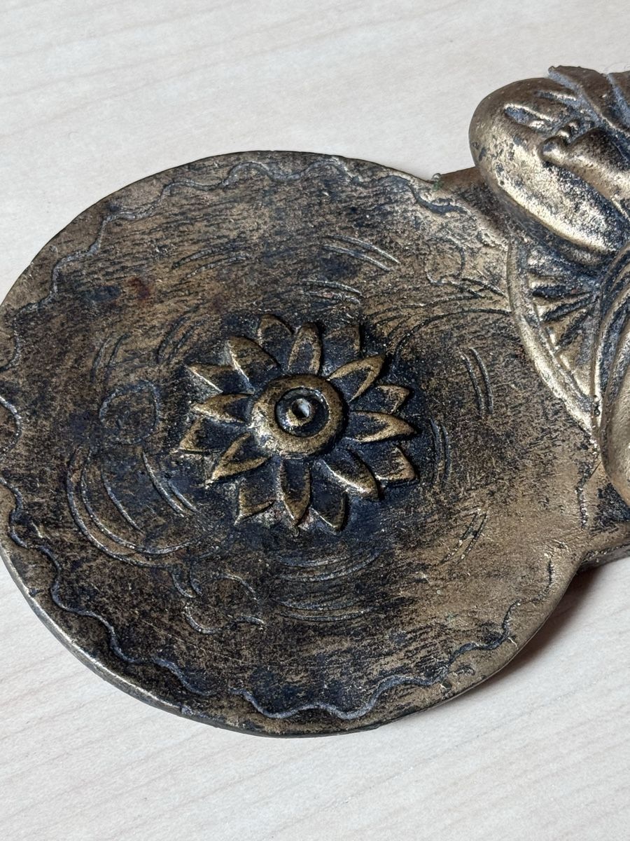Tutte le decorazioni: Buddha Figur mit Lotus Design - Räucherstäbchen Halter – Nuovo (secondo la descrizione) da Bäretswil venduto da clothes-freak 1
