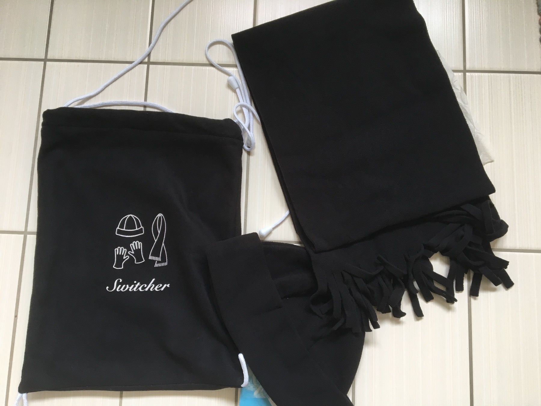 Foulard & Sciarpe: Schal und Mütze M – Usato da Arth venduto da Vrecam51