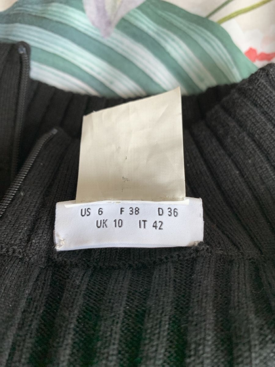 Akris Pulls & Sweat-shirts: AKRIS: Schwarzer Rollkragenpullover mit Puffärmel, 36 – D'occasion à Luzern par designluzern 6