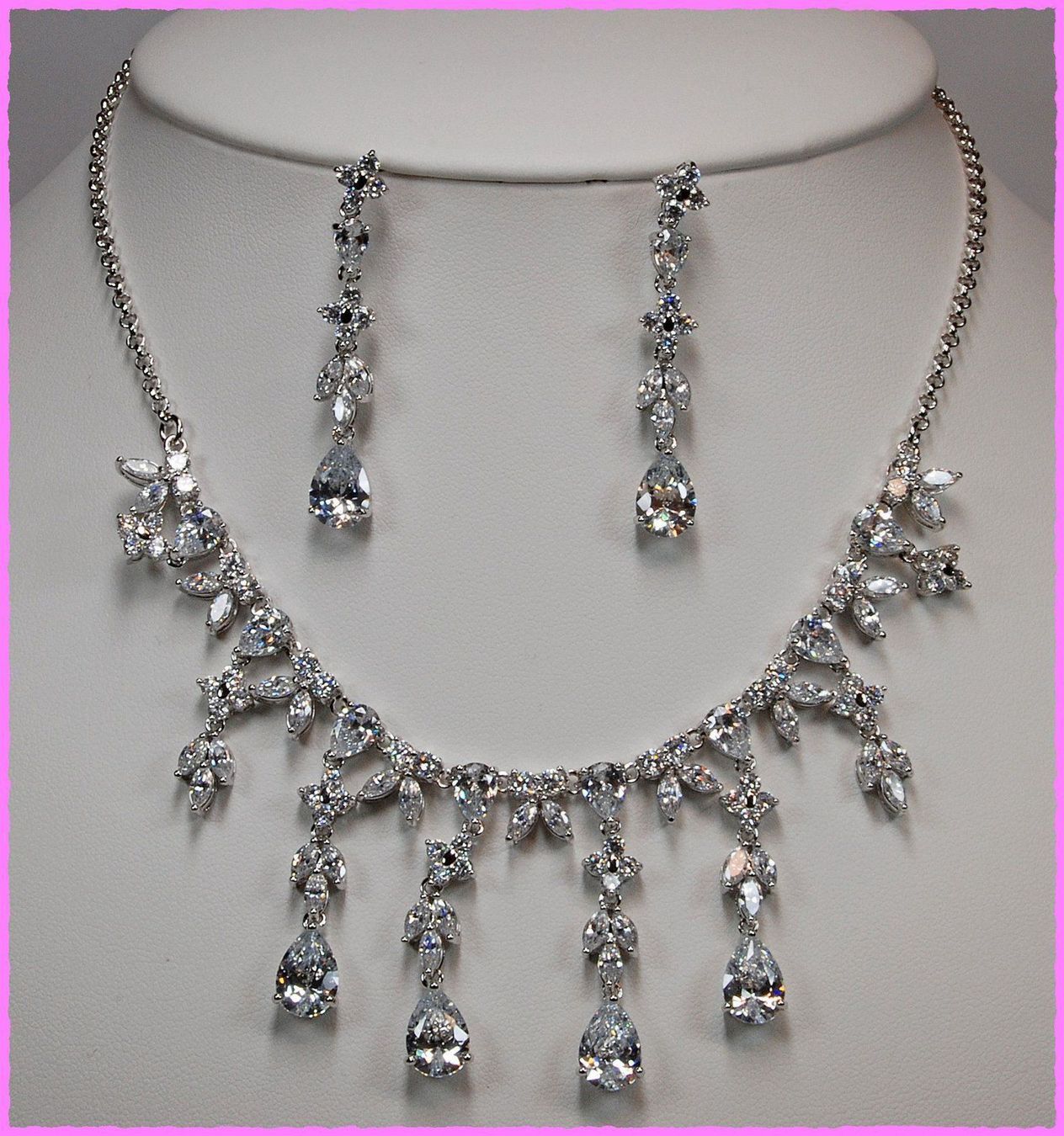 Ketten: Erlesene Halskette – Collier – Neu und originalverpackt aus Oberglatt ZH von Diamond-Girl