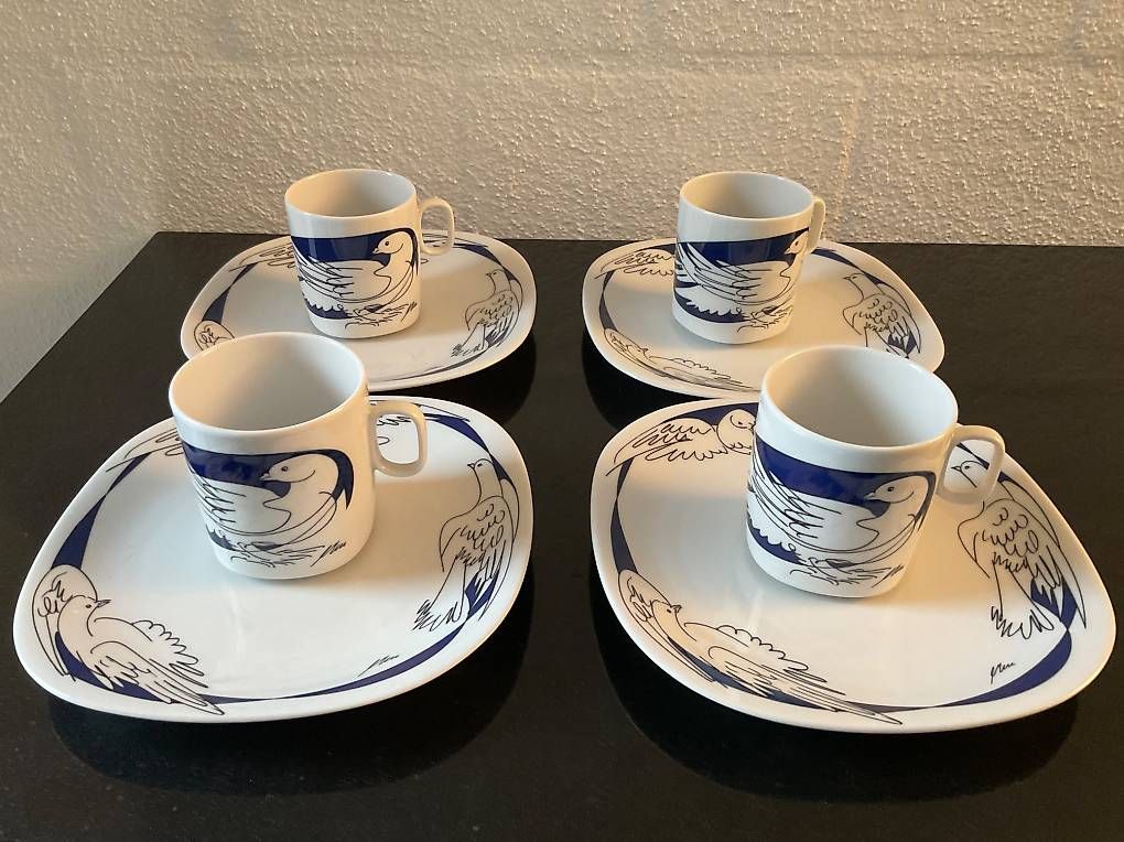 Set di piatti: Hans Erni 4 Kaffetassen mit Dessertteller – Usato da itingen venduto da Elfie0
