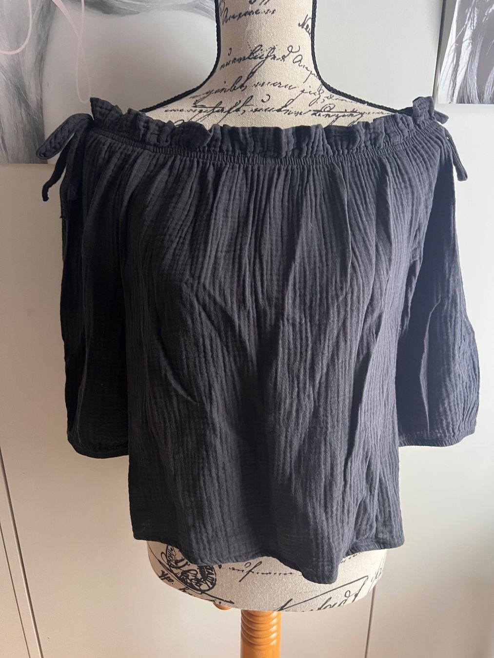 Only Top: Off-Shoulder Flowy Top - schulterfreies Sommertop Grösse S – Usato da Hünenberg See venduto da mississauga 5