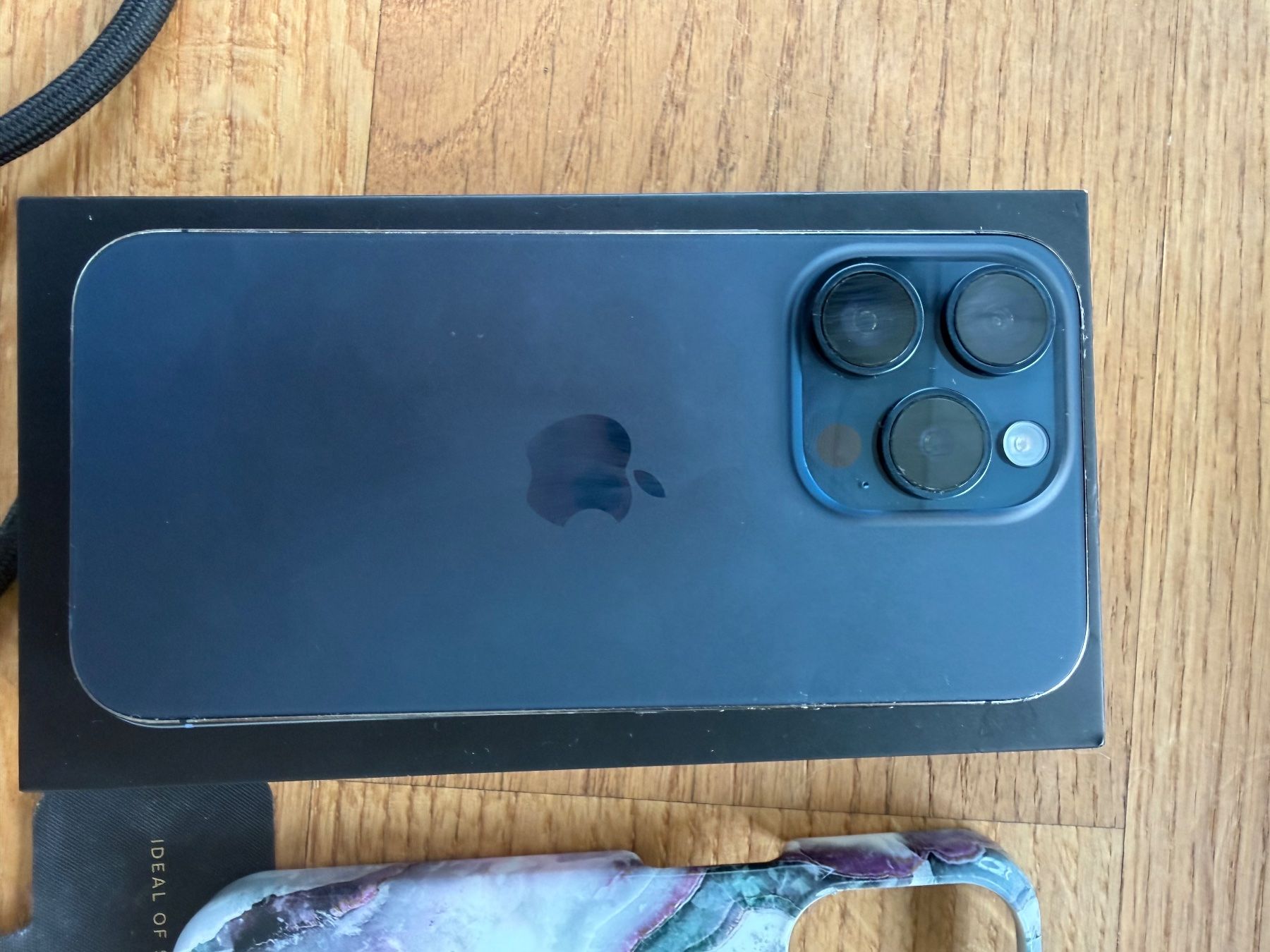 Apple Telefoni cellulari / Smartphones: iPhone 15 Pro 256gb blue – Usato da Zürich venduto da Ruxpurple 2