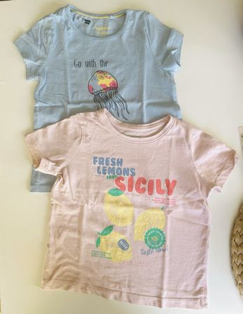 Lot de 2 T-shirts Lupilu et Primark, taille 98/104 ☀️
