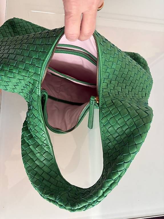 Taschen für Damen: Grüne Handtasche – Gebraucht aus Büren an der Aare von mar_mar_20