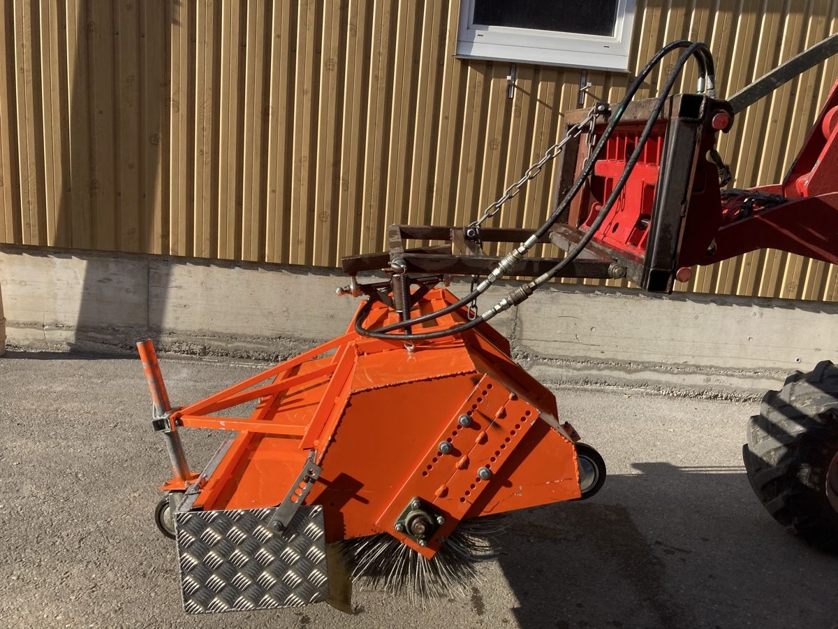 Toutes les machines: Kehrmaschine – D'occasion à Güttingen par lyma 4