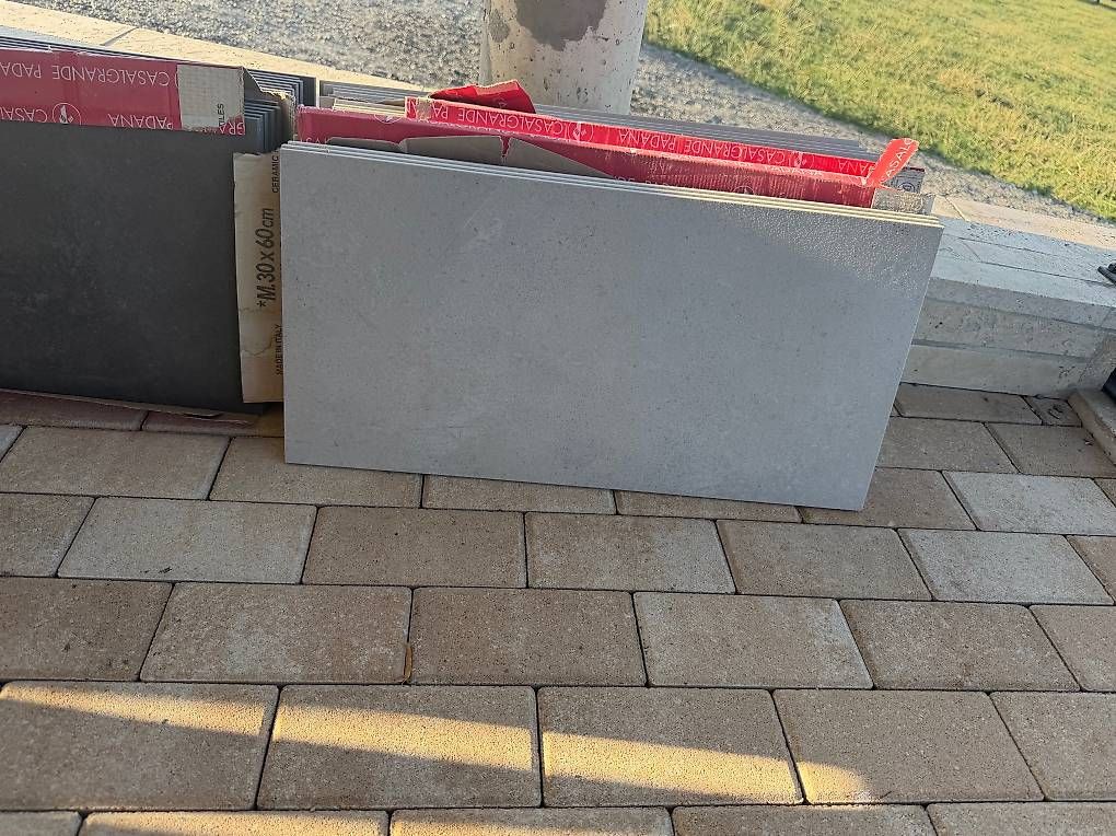 Bodenbeläge: Verschiedene Fliesen Resten – Neu und originalverpackt aus Bellikon von dso_l8md 1