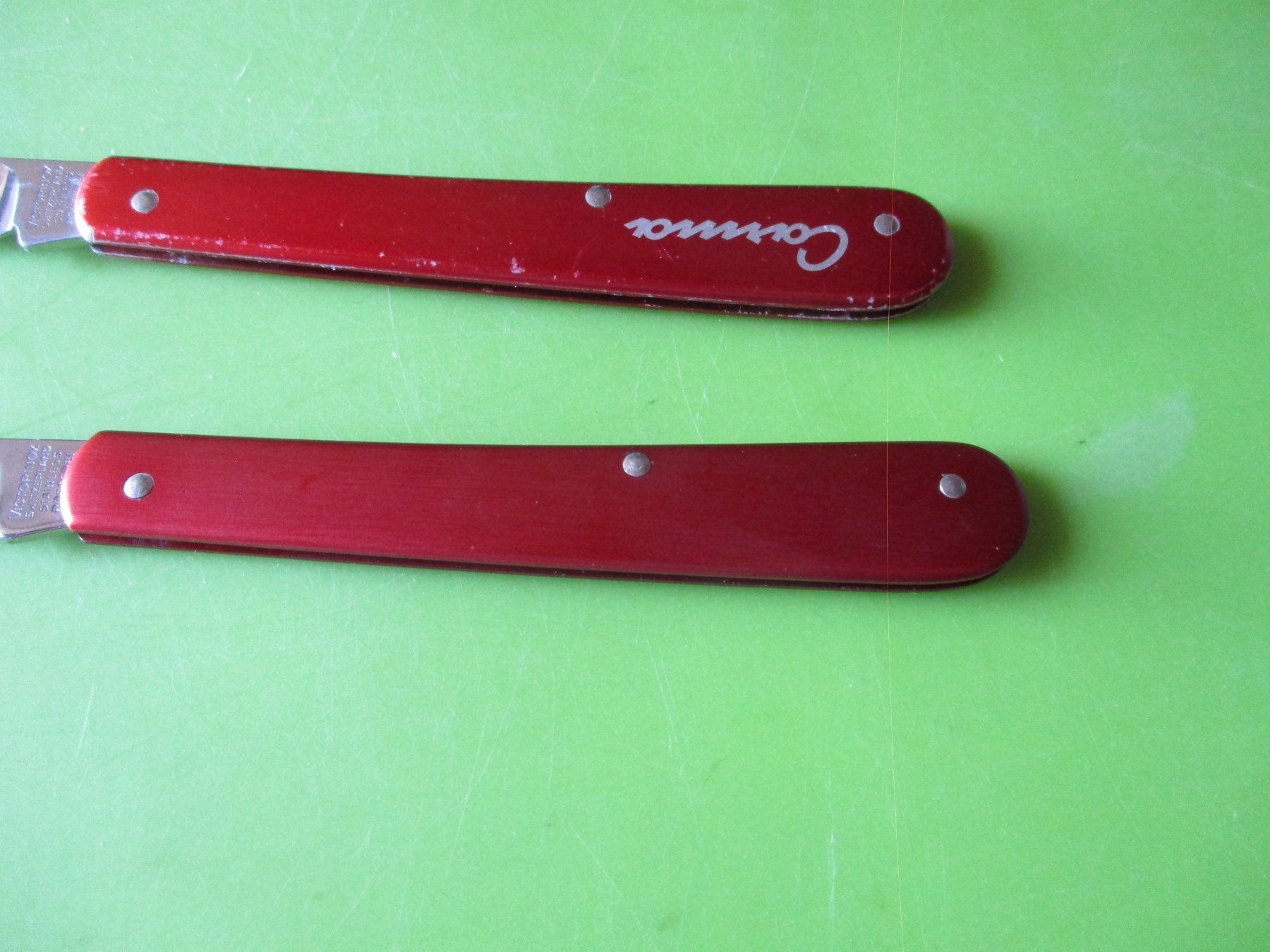 Victorinox Taschenmesser: 2 Bäckermesserli – Gebraucht aus Ottikon Gossau ZH von hokuspokus 2