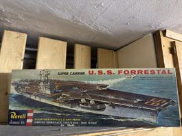 Modellbausatz Revell U.S.S. Forrestal Flugzeugträger