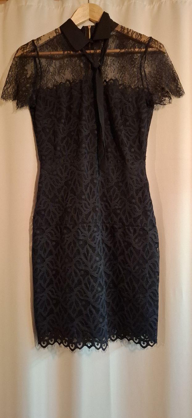 Sandro Robes: kleid sandro schwarz Spitze Grösse 36 – D'occasion à Rheinfelden par tab_lys6