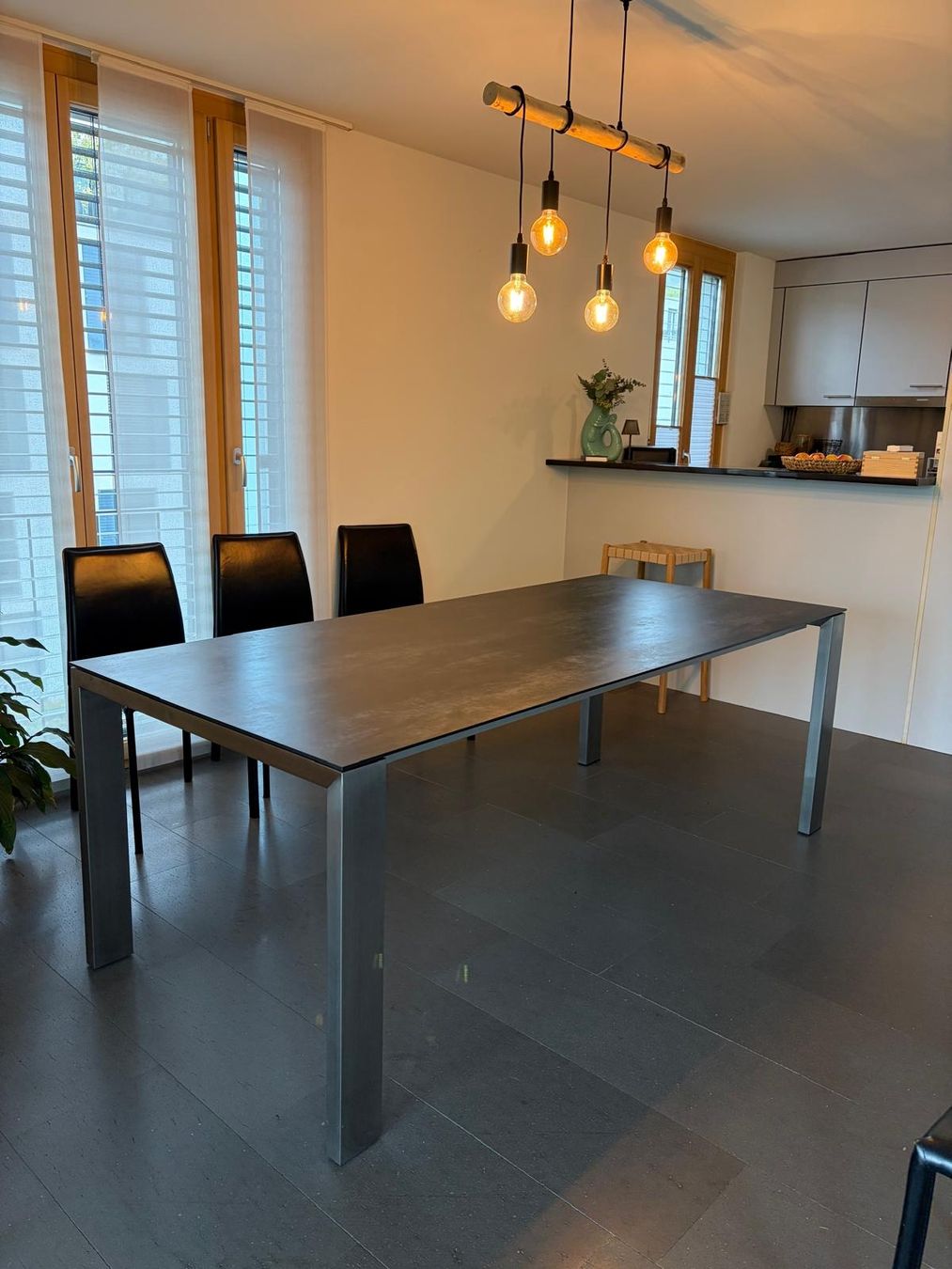 Tavoli: table extensible en céramique  – Usato da Biel/Bienne venduto da flo_scx9