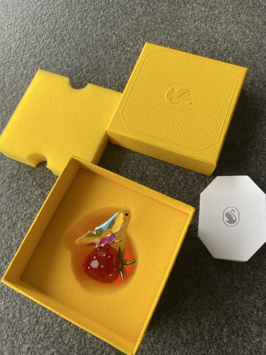 Swarovski Statuette: Swarovski Erdbeere Schmetterling mit Box – Nuovo (secondo la descrizione) da Effretikon venduto da Kiri013