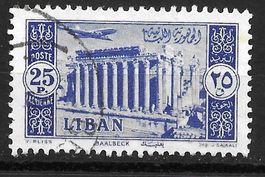 Libanon 1954: Flugzeug über Bacchus-Tempel in Baalbek