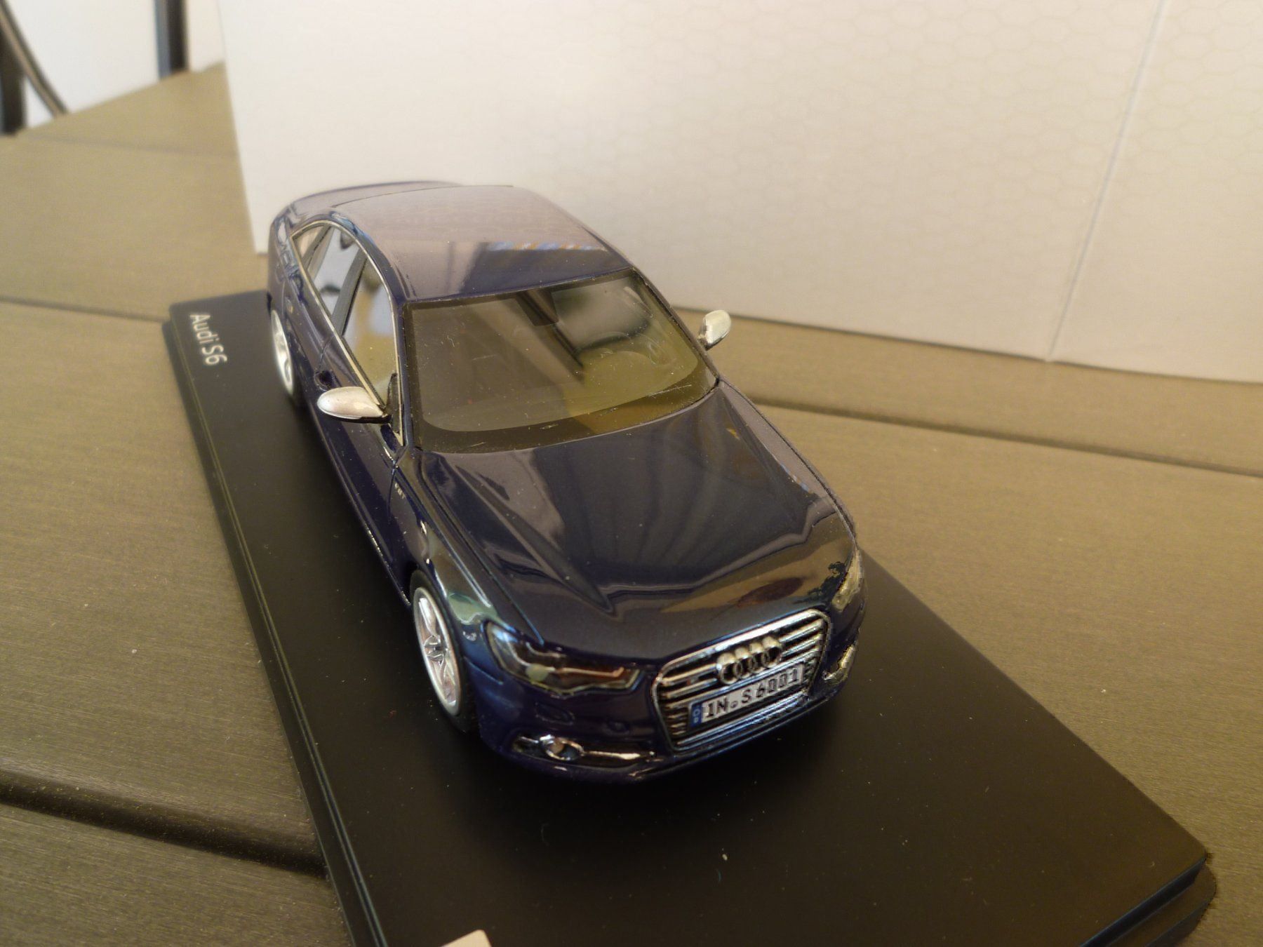 Audi Modellini d'auto: Audi S6 – Nuovo e nell'imballaggio originale da Flawil venduto da Imperiosud 3