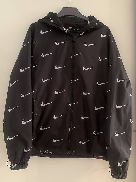 Nike Jacken: Coupe vent – Gebraucht aus Lausanne von eri_wtq8