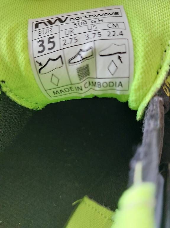Schuhe für Jungen: Veloschuhe Gr.35 – Gebraucht aus Eggersriet von monibenz79 1