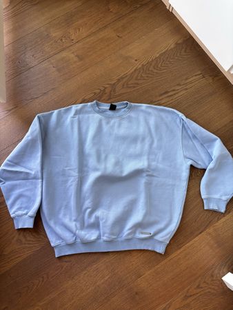 Sweatshirt Bershka hellblau Grösse M 