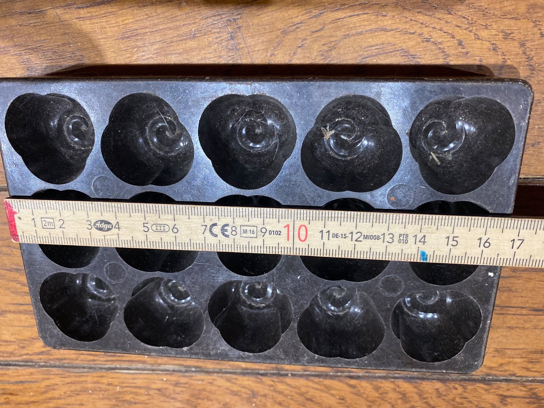 Backformen: Moule chocolat schokoladenform Bakélite praline – Gebraucht aus Lajoux JU von Briard0 1