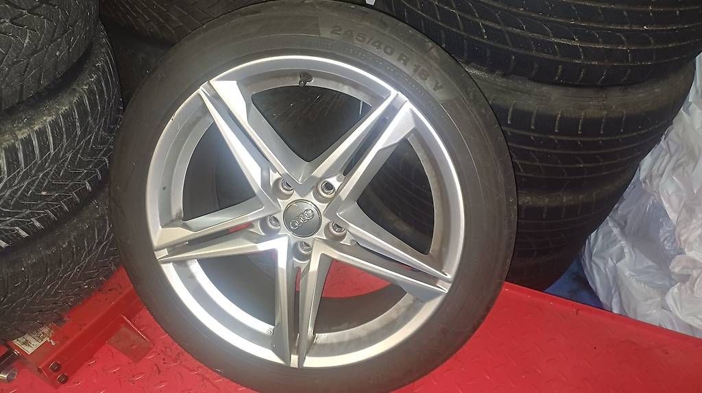 Pneumatici & Ruote complete: Original Audi Radsatz – Usato da Bretzwil venduto da yve_r8hw 1