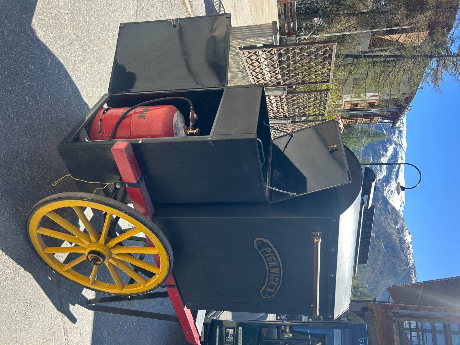Altri mobili d'antiquariato: Victorian Baking Oven Trailer – Usato da Zermatt venduto da inf_7myk 2
