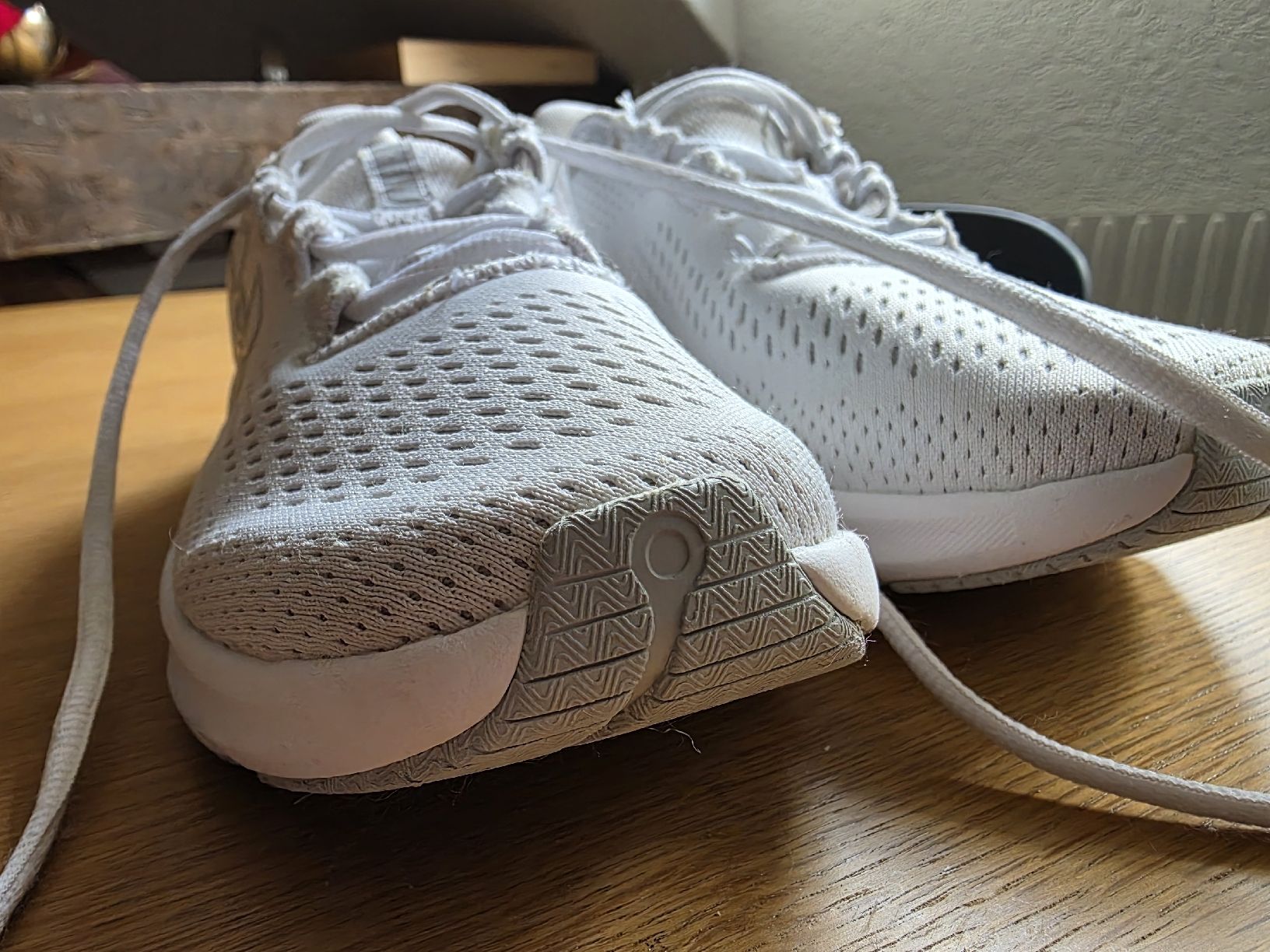 Under Armour Scarpe da donna: Under Armour Damen Laufschuhe Weiss – Usato da Interlaken venduto da NataliiaS 4