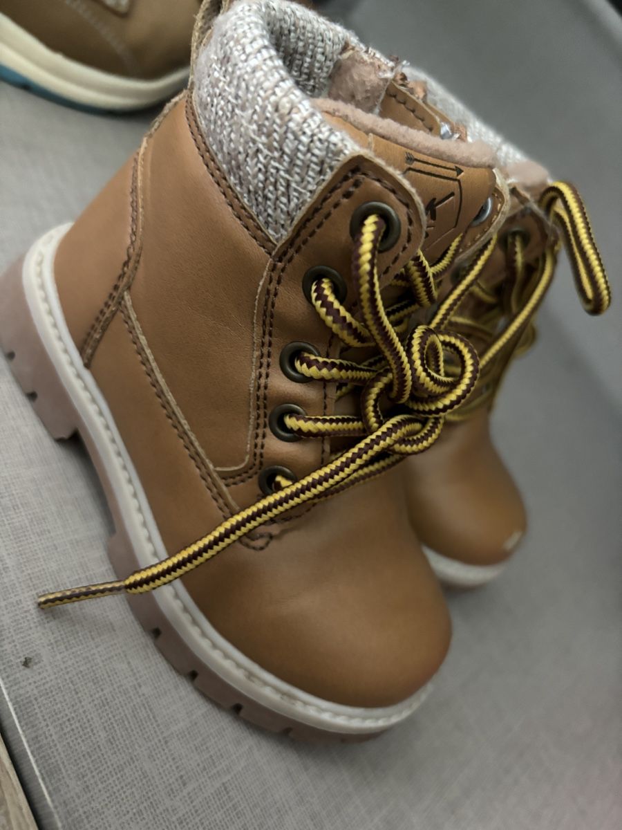 Chaussures hommes: Kinderschuhe – D'occasion à volketswil par Sisi521