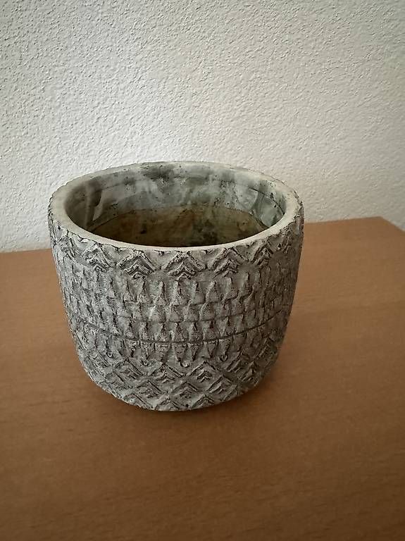 Pots de fleurs: Blumentopf – D'occasion à Urtenen-Schönbühl par sie_rah