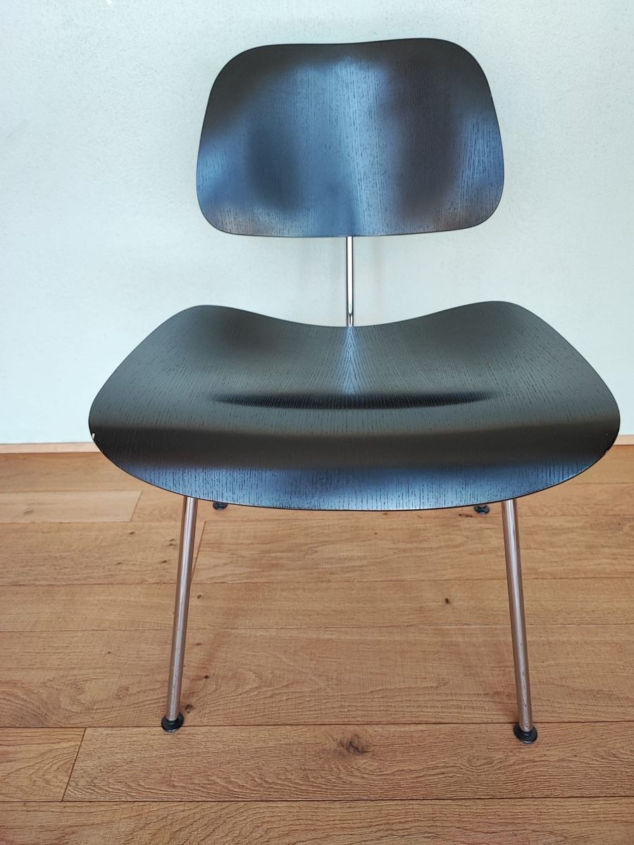 Eames Sedie: DCM Stuhl von Charles & Ray Eames in Schwarz – Usato da Dielsdorf venduto da rlx_geek 1