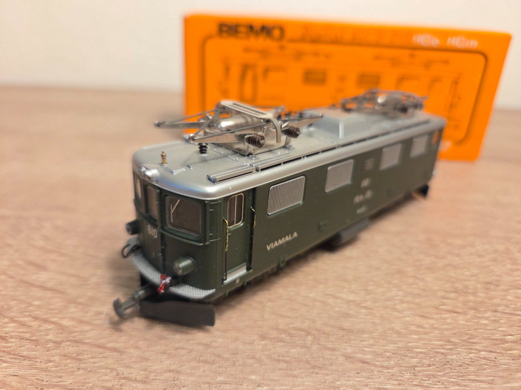 Bemo Modellini di ferrovie: Bemo 1250/9 E-Lok Viamala RhB H0m – Usato da St-Aubin-Sauges venduto da Lo_Go 2