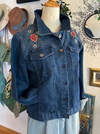 *:• ★Jeansjacke mit Stickereien *:• ★ 40/L