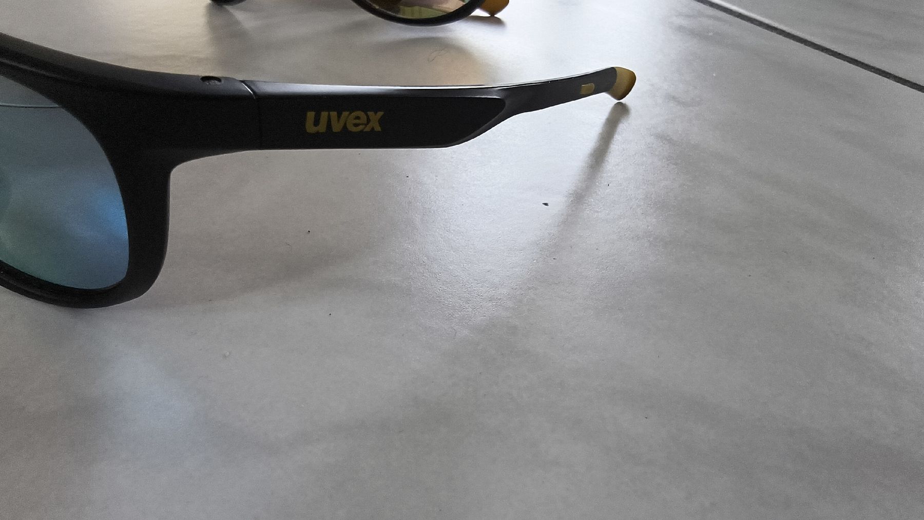 Uvex Occhiali & Lenti: Uvex Kindersonnenbrille – Usato da Künten venduto da Momi29 1