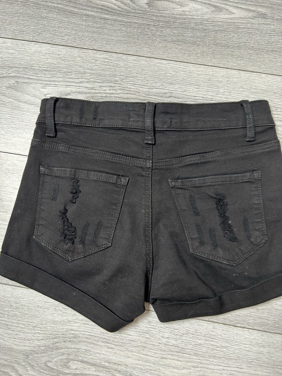 Jeans: Short KanCan noir déchiré – Usato da Genève venduto da and_k79x 2