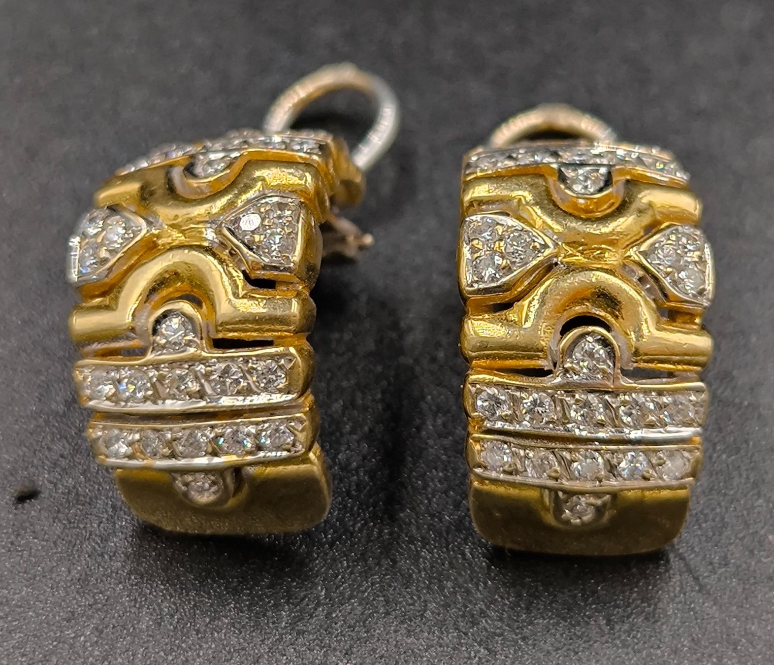 Ohrringe & -stecker: Ohrringe mit Diamanten – Gebraucht aus Rorschacherberg von snOOpydOg11 7