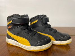 Gefütterte PUMA Sneaker Gr. 23