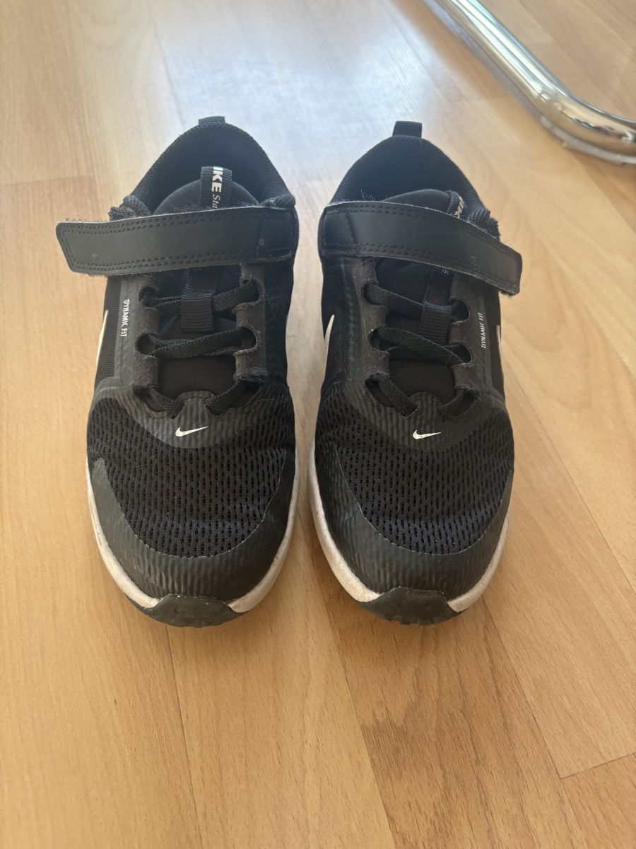 Nike Scarpe per ragazzi: Nike Star Runner Sneaker , 33 – Usato da Schliern b. Köniz venduto da Giulae