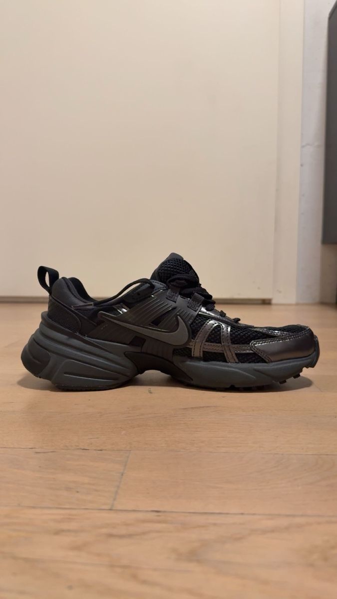 Nike Scarpe da uomo: Nike V2K Run Black – Nuovo (secondo la descrizione) da Aubonne venduto da sad_8mlz 2